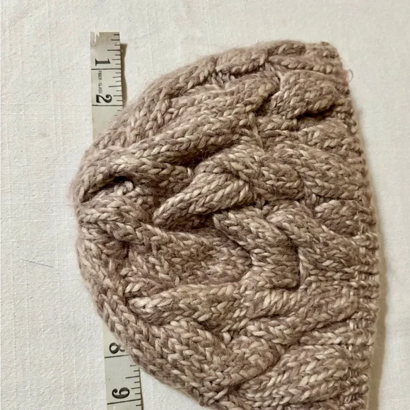Aerie Super Warm Chunky Knit Beanie Hat - Picture 8 of 9